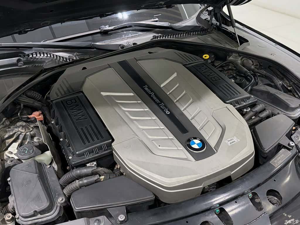 BMW 7 Series, 2012 21
