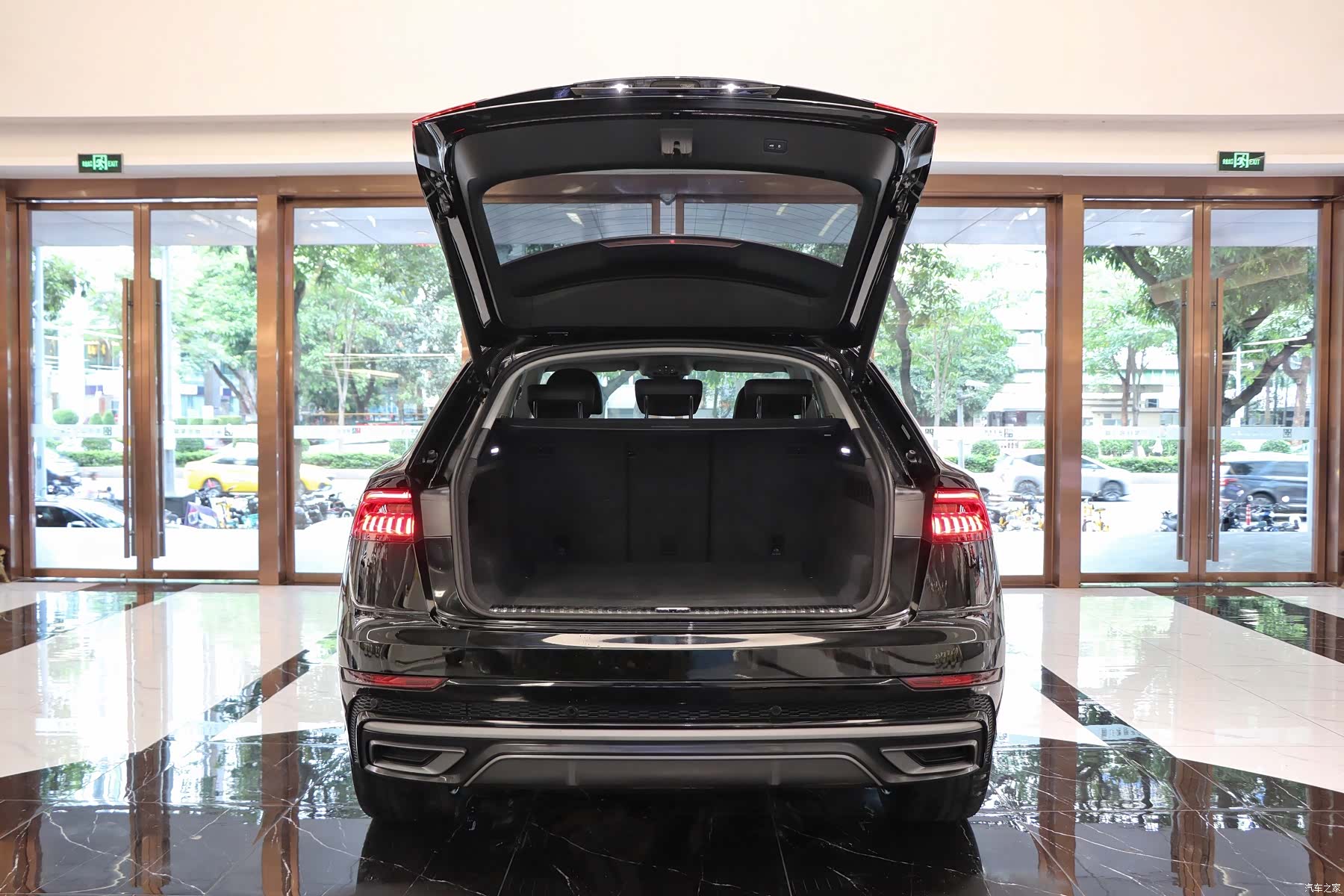 Audi Q8, 2022 32