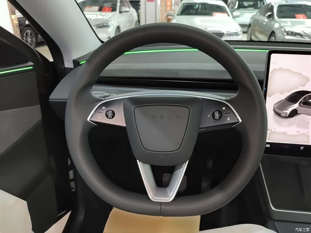 Tesla Model Y, 2025 11
