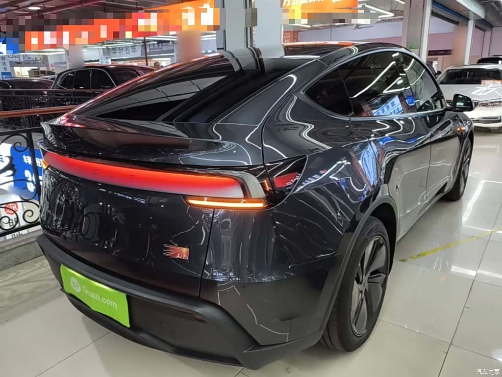 Tesla Model Y, 2025 7