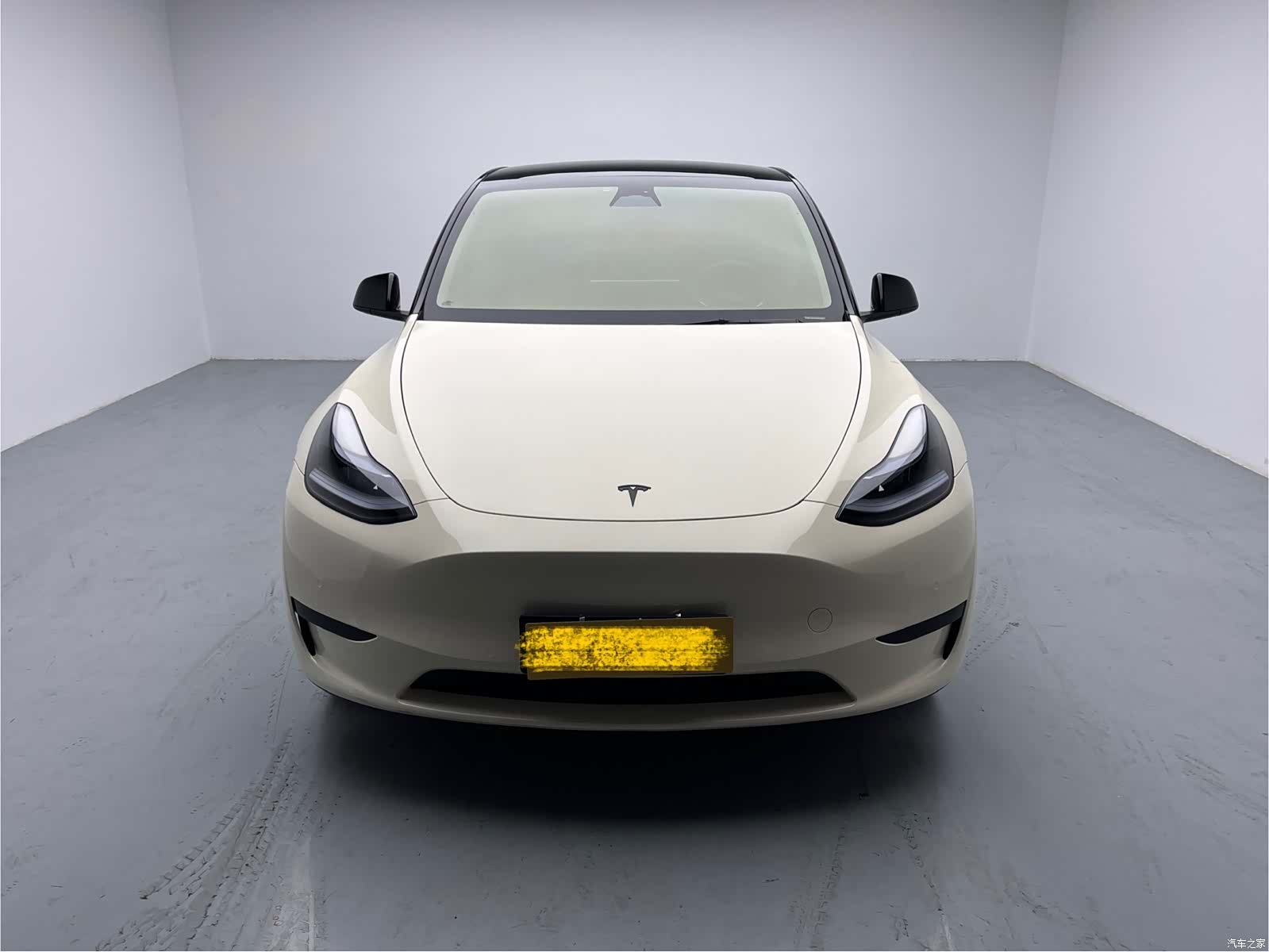 Tesla Model Y, 2023 2