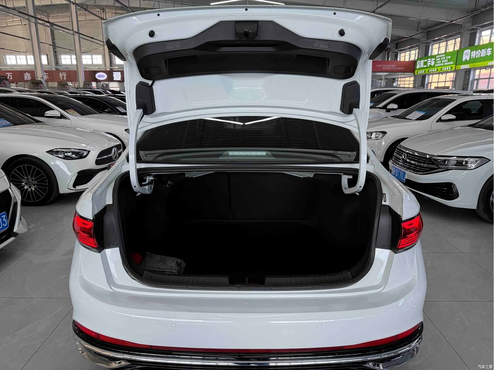 Volkswagen Sagitar, 2022 18