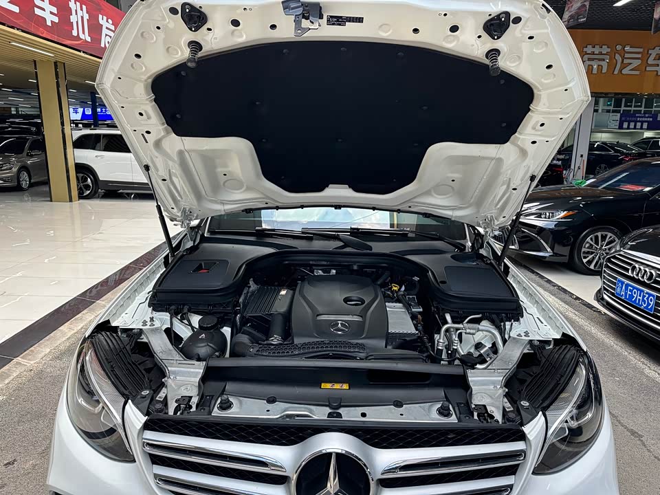 Mercedes-Benz GLC Mercedes-Benz GLC