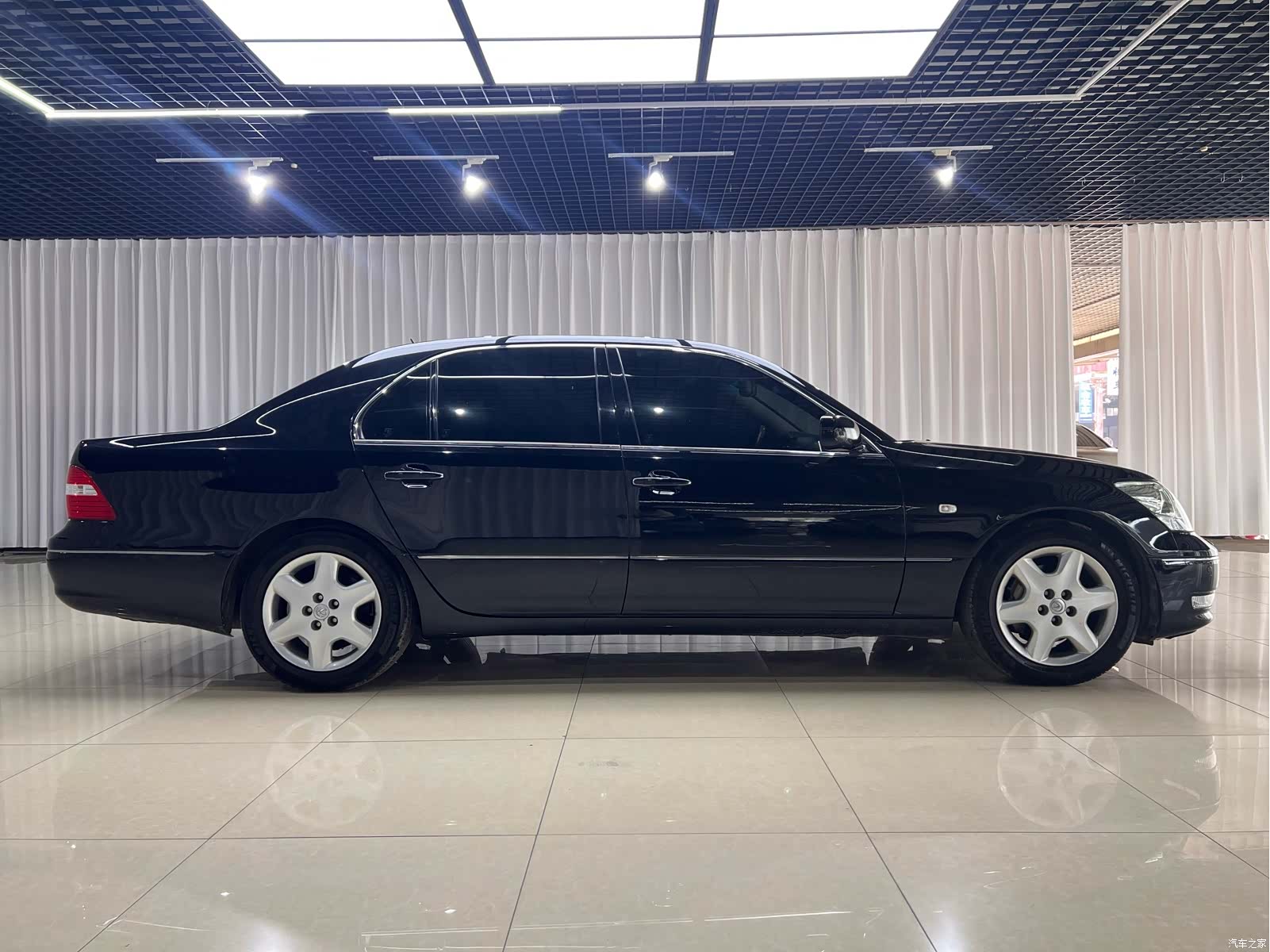 Lexus LS, 2004 4
