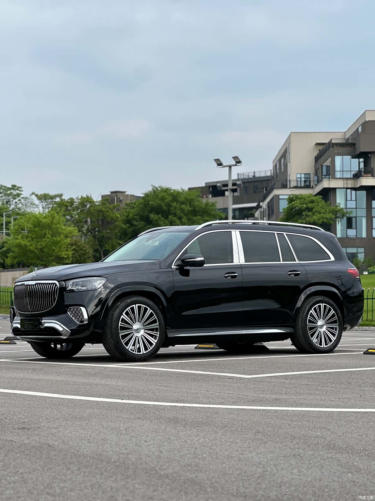 Mercedes-Benz GLS, 2023 1