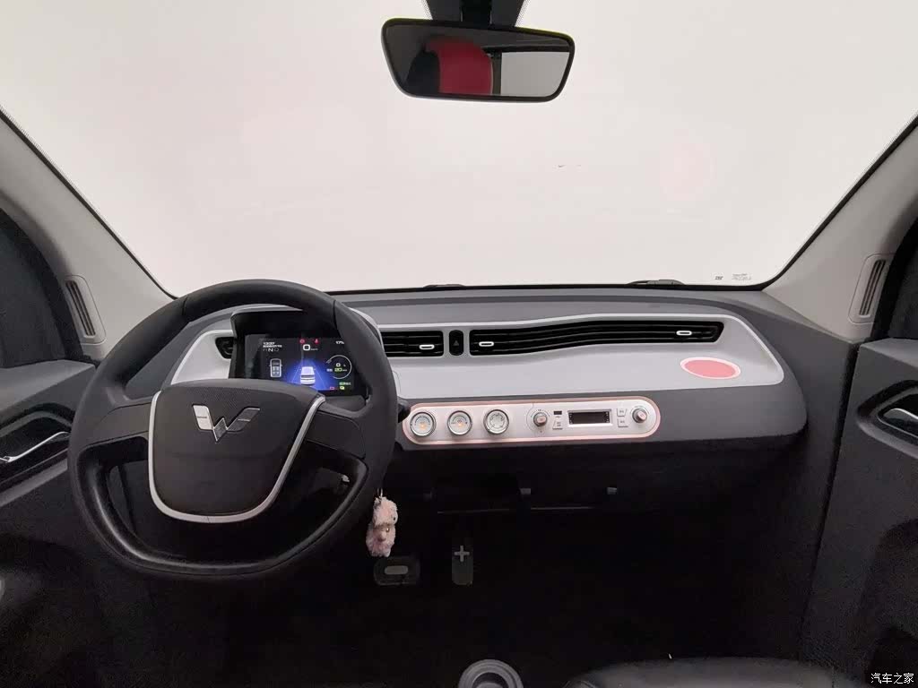 Wuling MINIEV, 2021 все фото