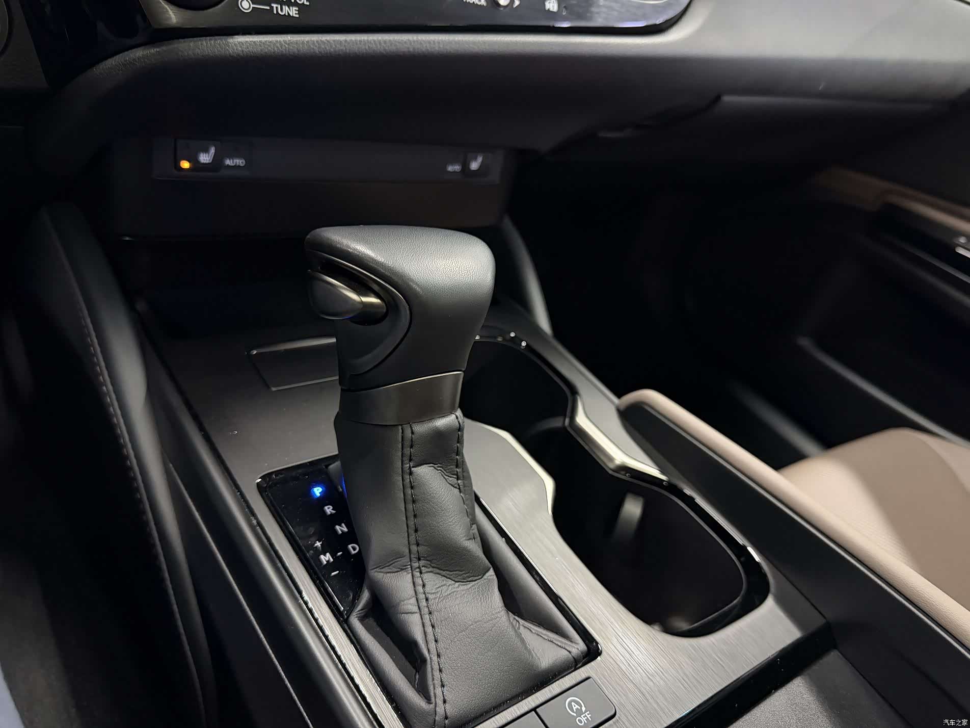 Lexus ES, 2024 16