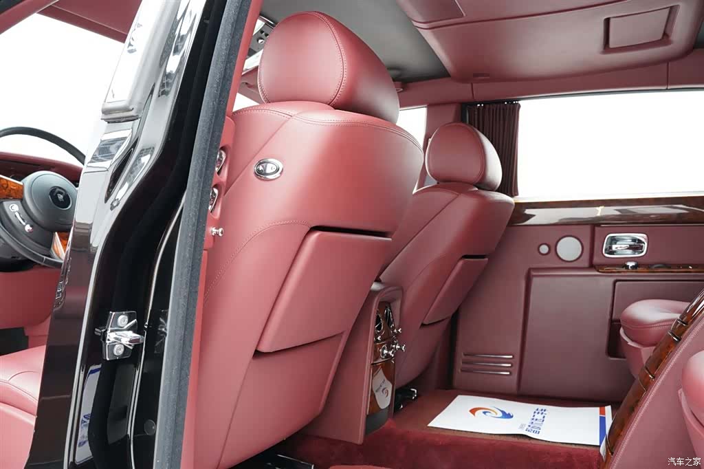 Rolls-Royce Phantom, 2013 11