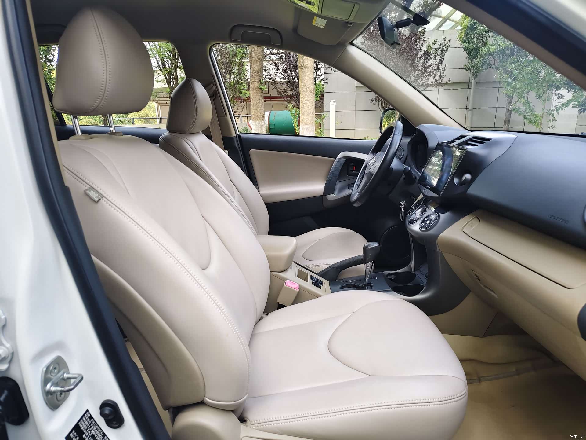 Toyota RAV4, 2012 все фото