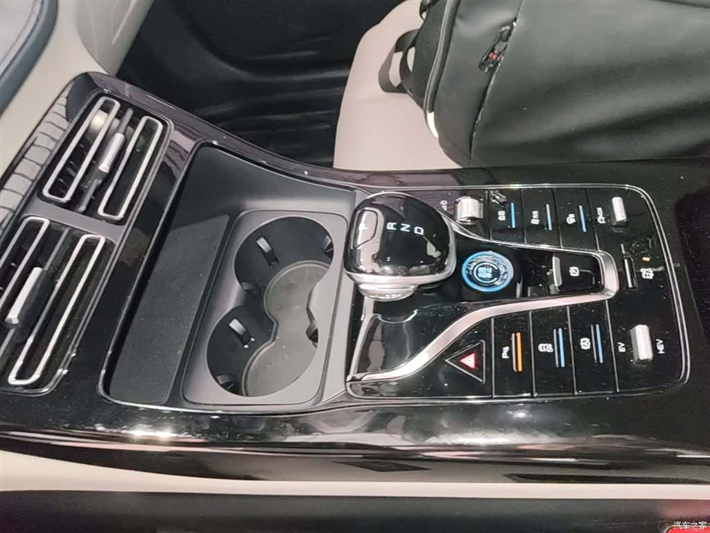 BYD Qin, 2023 14