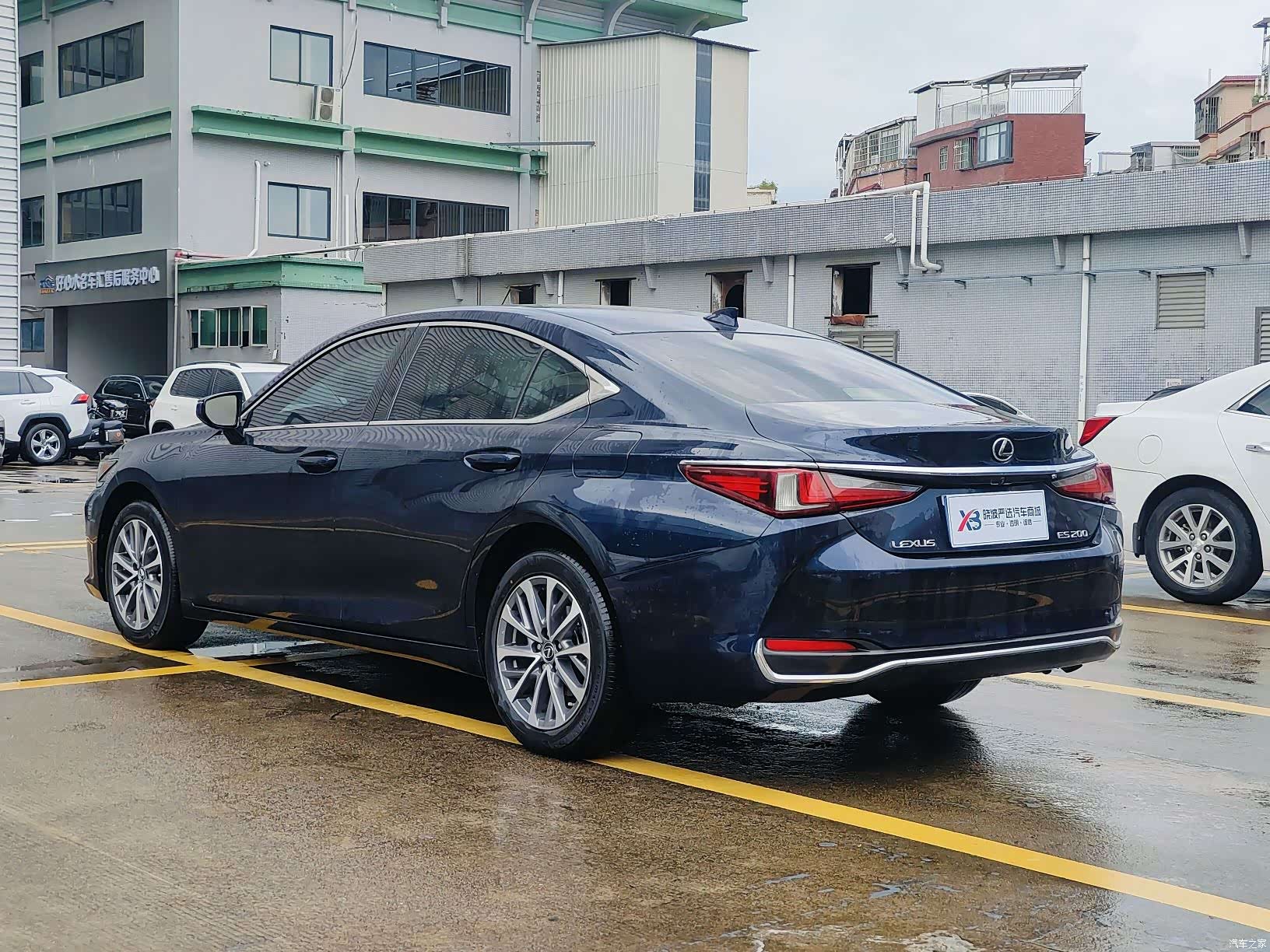 Lexus ES, 2024 4