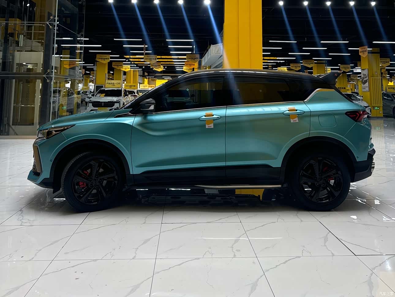 Geely Coolray, 2022 3