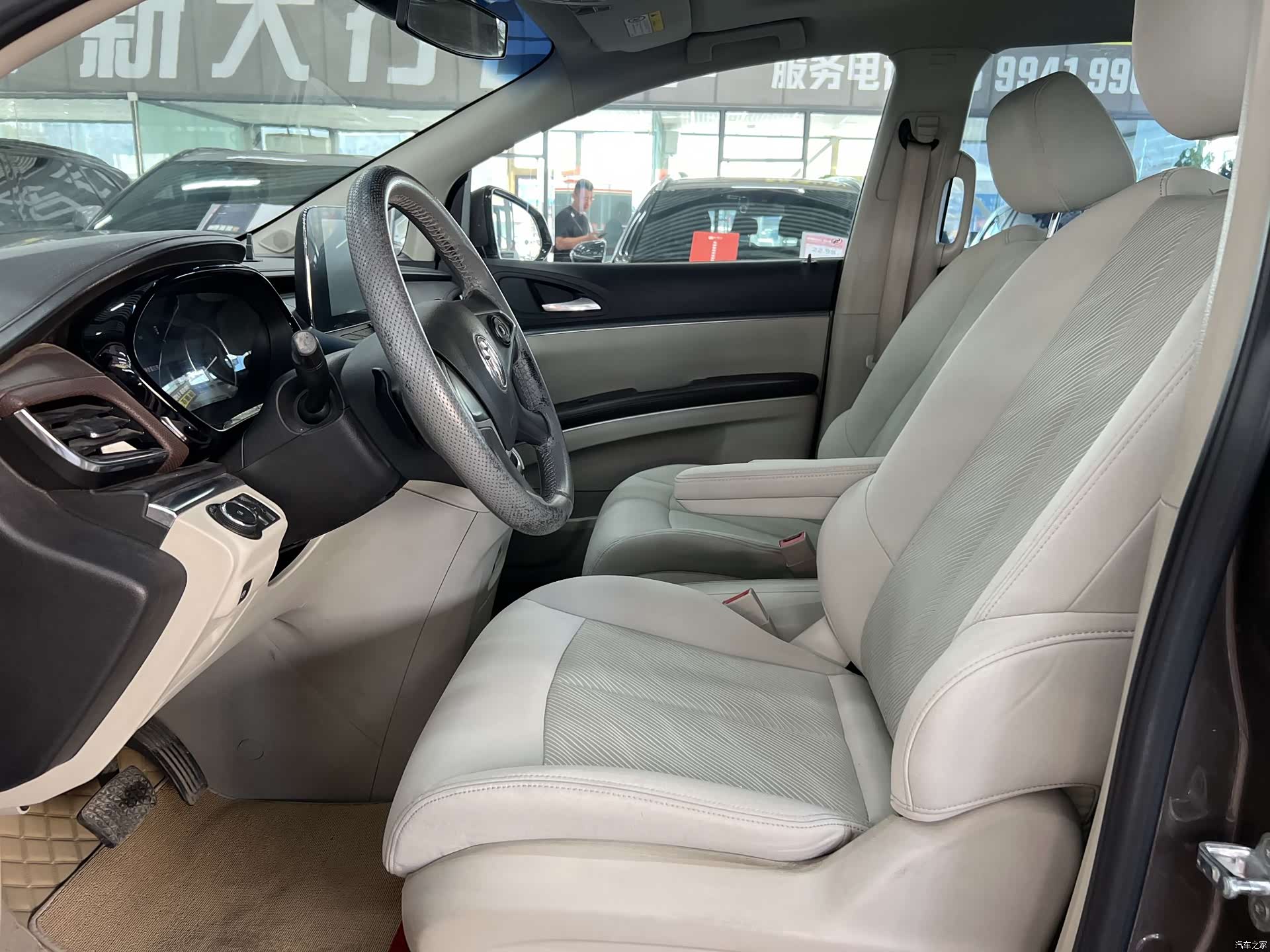 Buick GL8, 2022 4