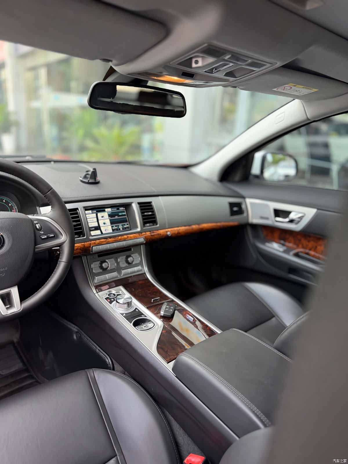 Jaguar XF, 2014 9