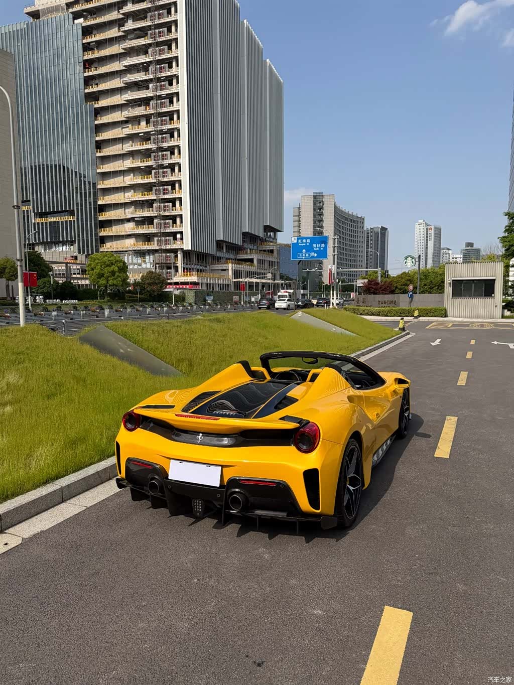 Ferrari 488, 2019 7