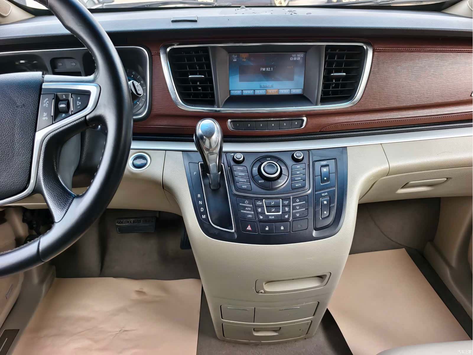 Buick GL8, 2016 9
