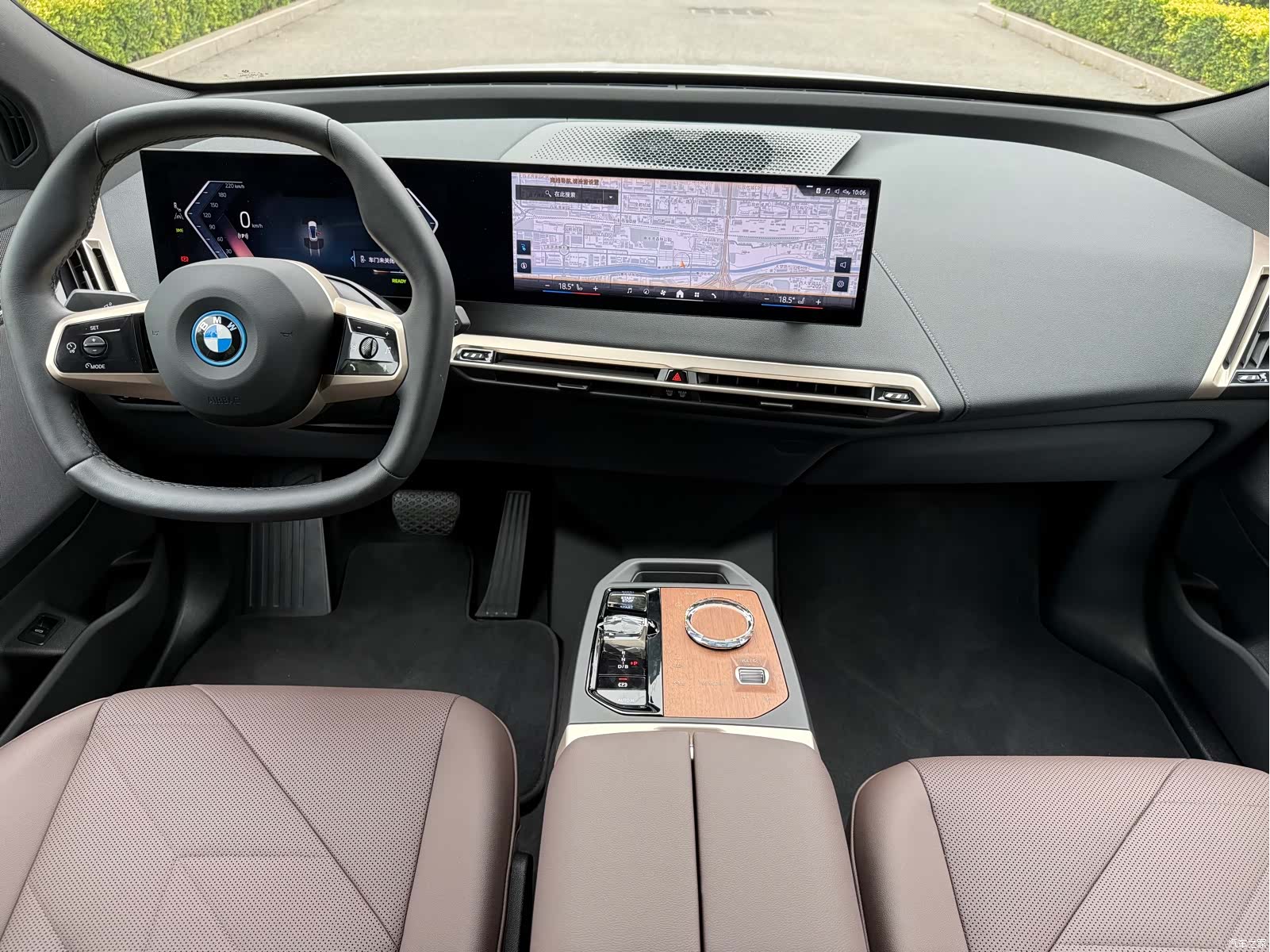 BMW iX, 2025 9