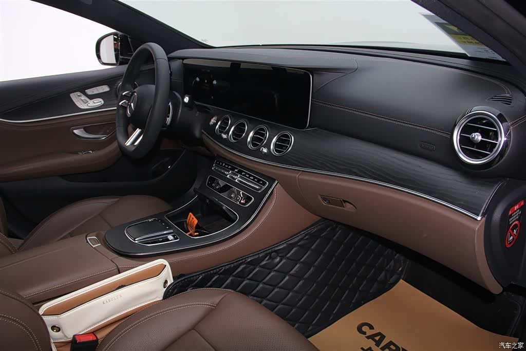 Mercedes-Benz E-Class, 2023 23