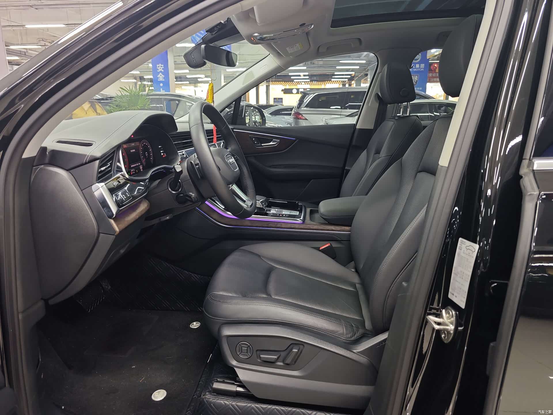 Audi Q7, 2023 все фото