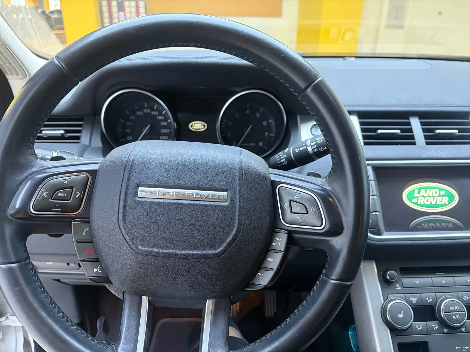 Land Rover Range Rover, 2015 11