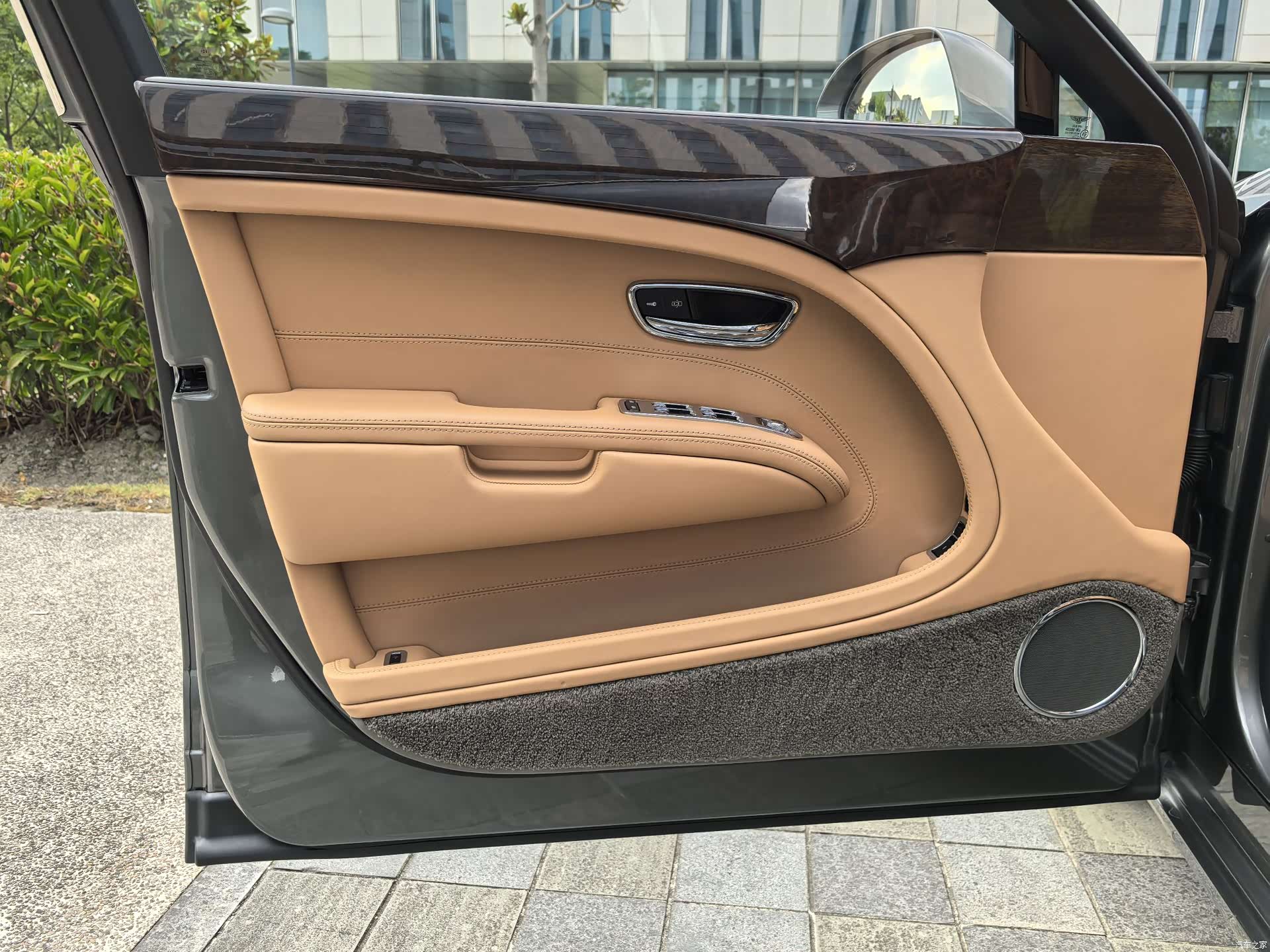 Bentley Mulsanne, 2015 20