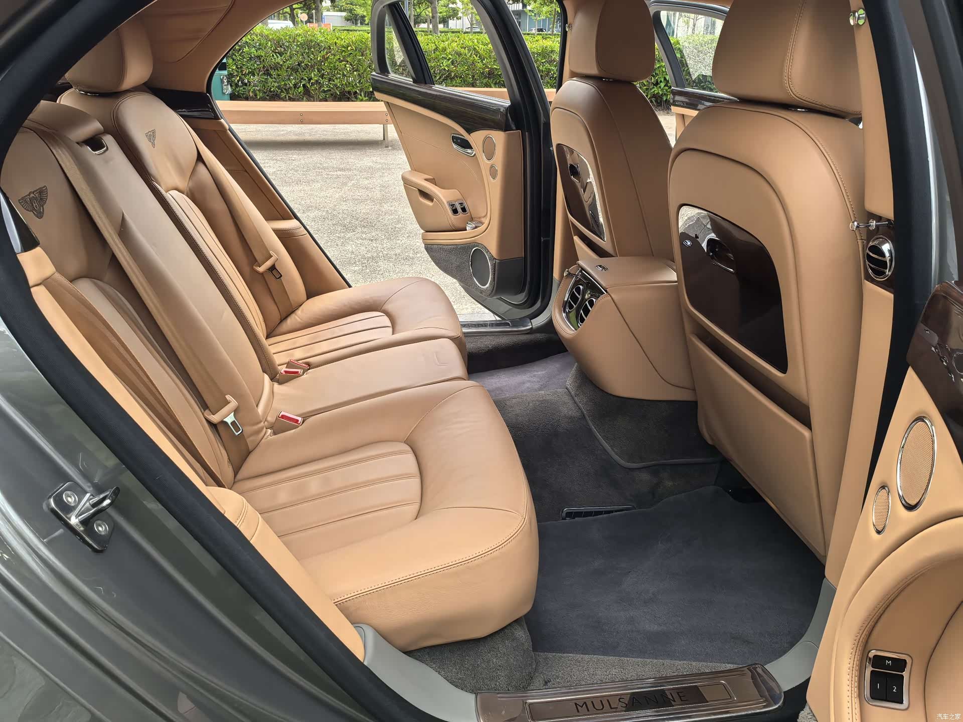 Bentley Mulsanne, 2015 17