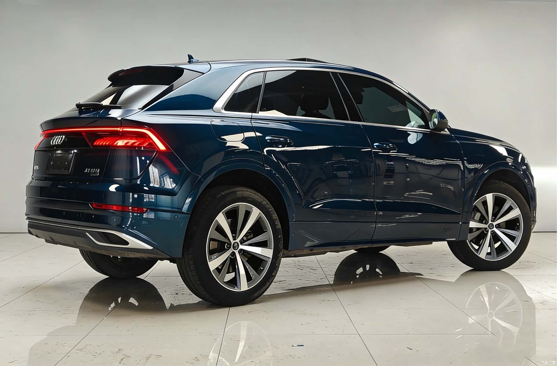 Audi Q8, 2021 23