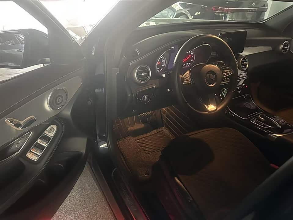 Mercedes-Benz GLC Mercedes-Benz GLC