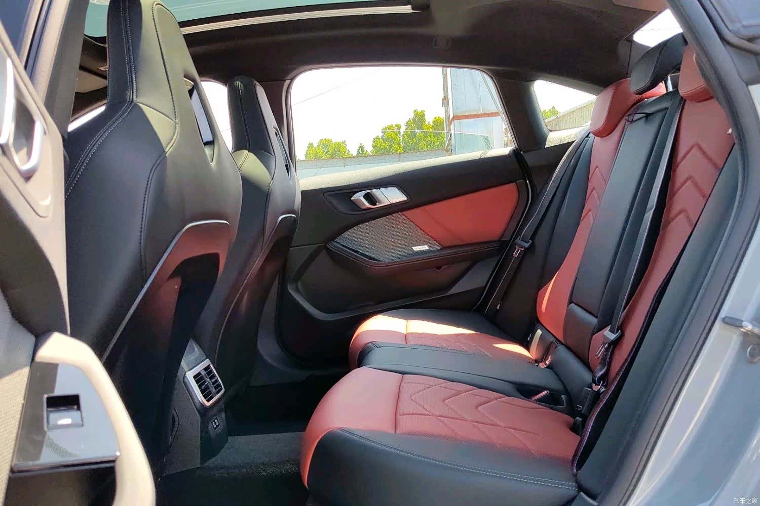 BMW M2, 2025 11