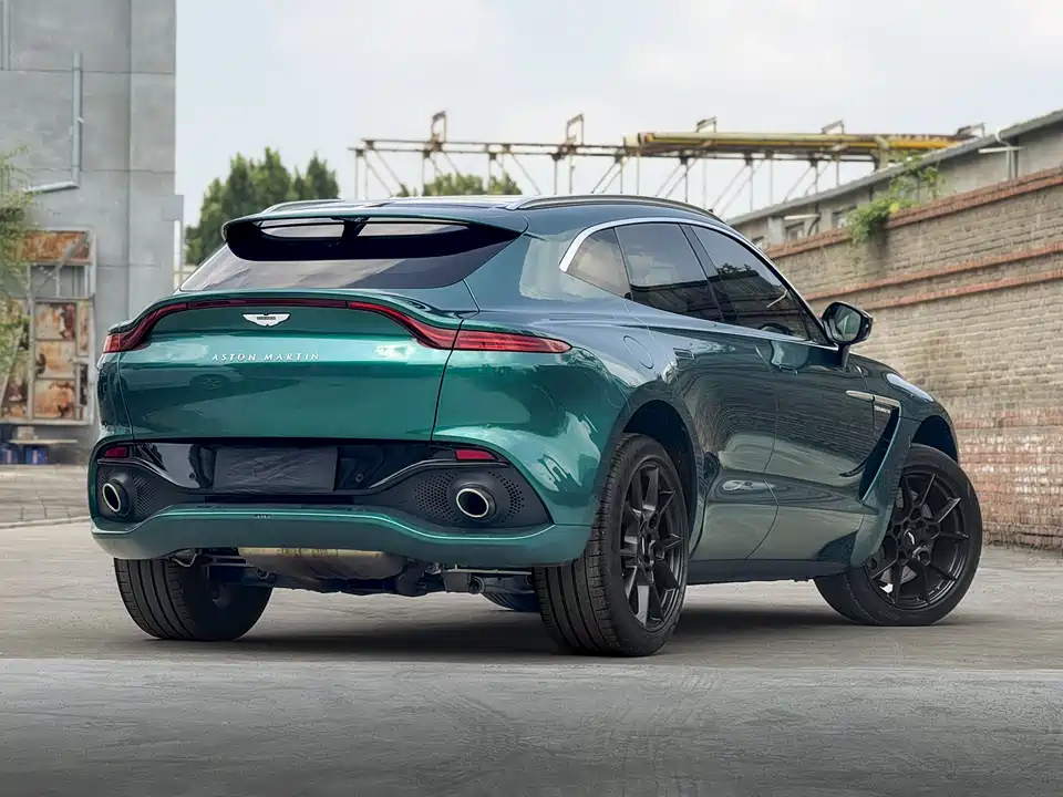 Aston Martin DBX Aston Martin DBX
