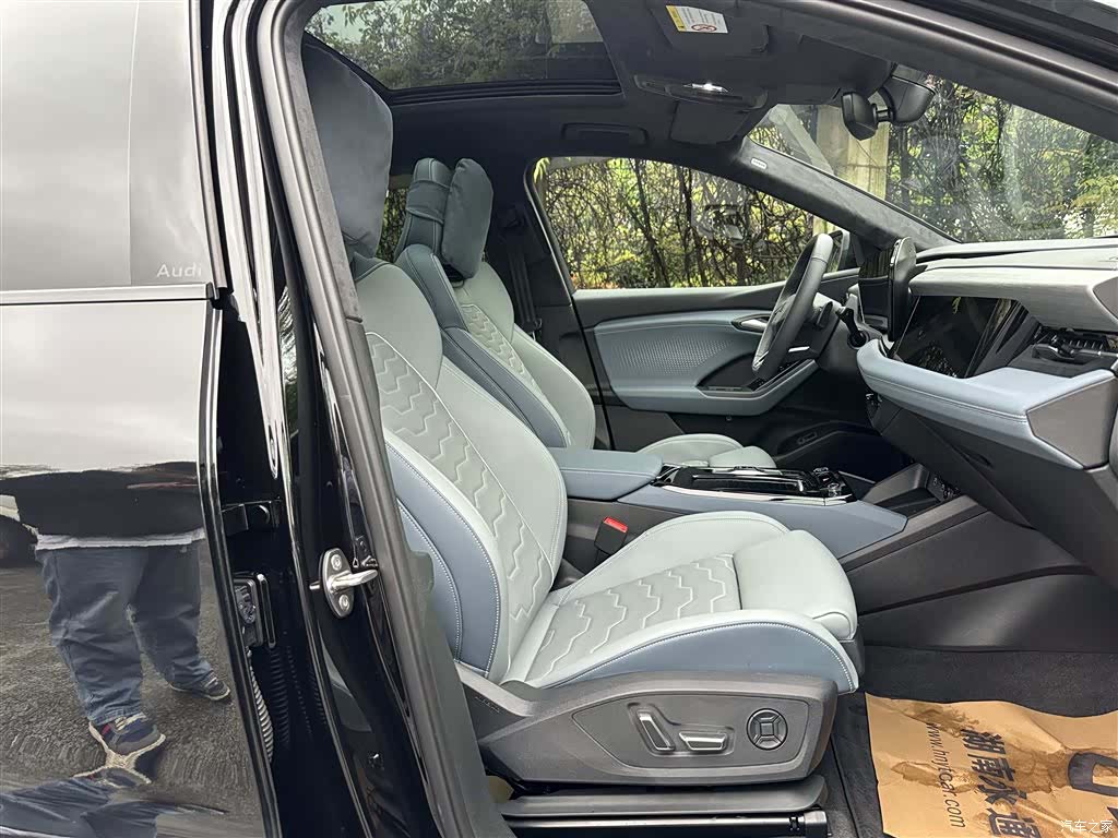 Audi e-tron, 2025 8