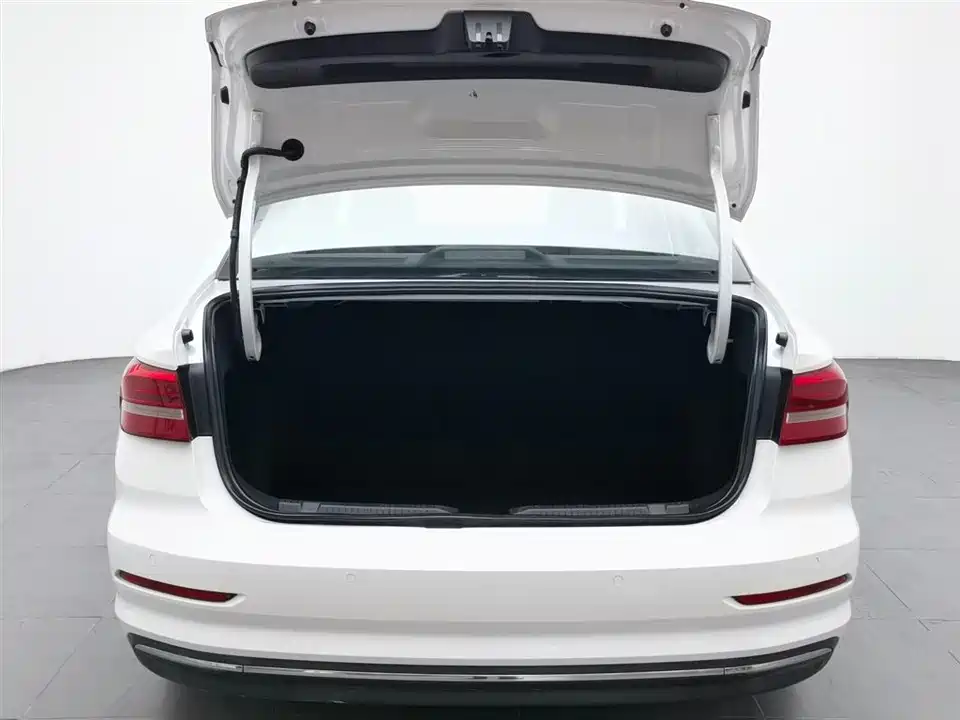 Volkswagen Lavida Pure Electric