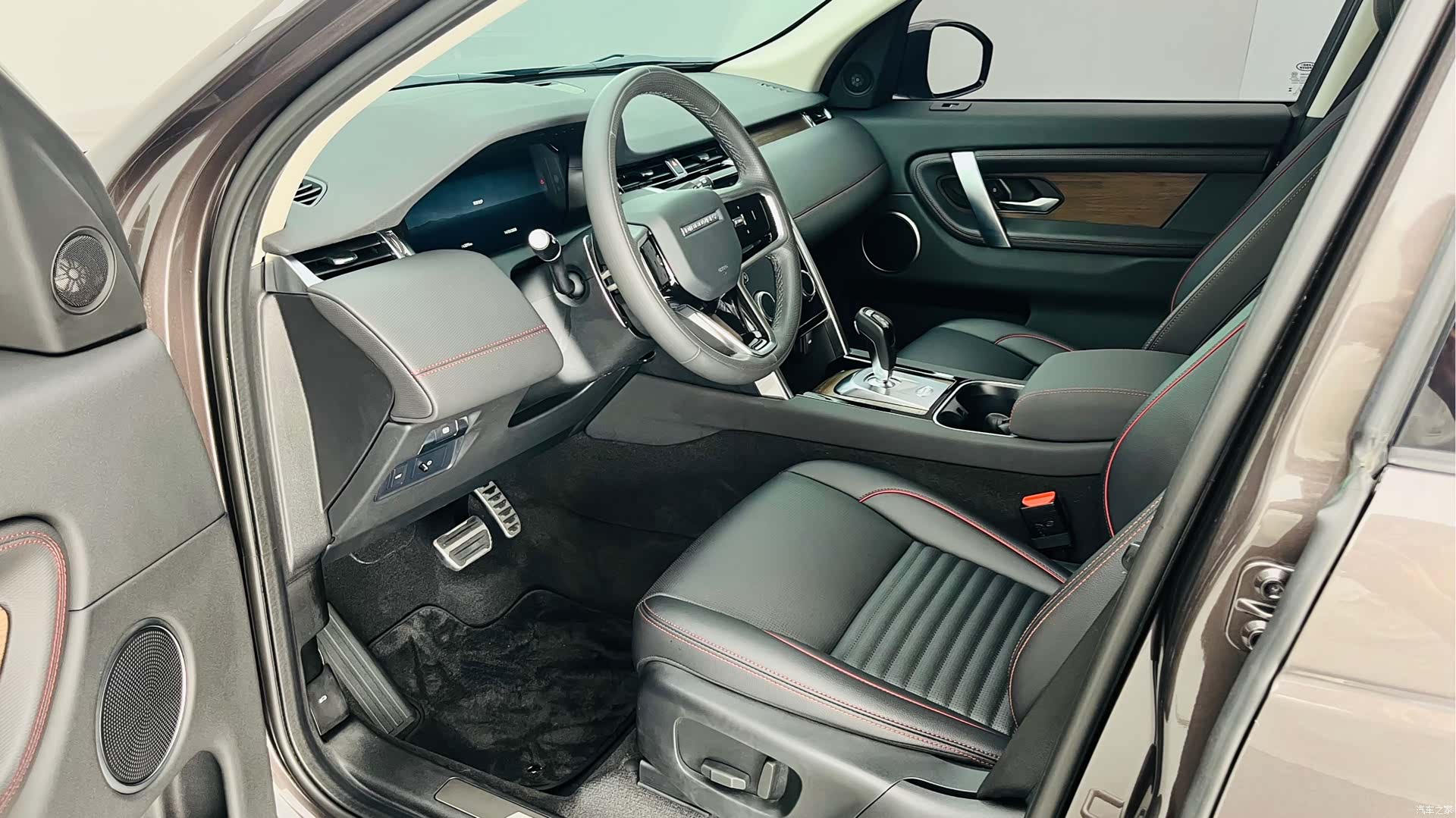 Land Rover Discovery, 2023 4