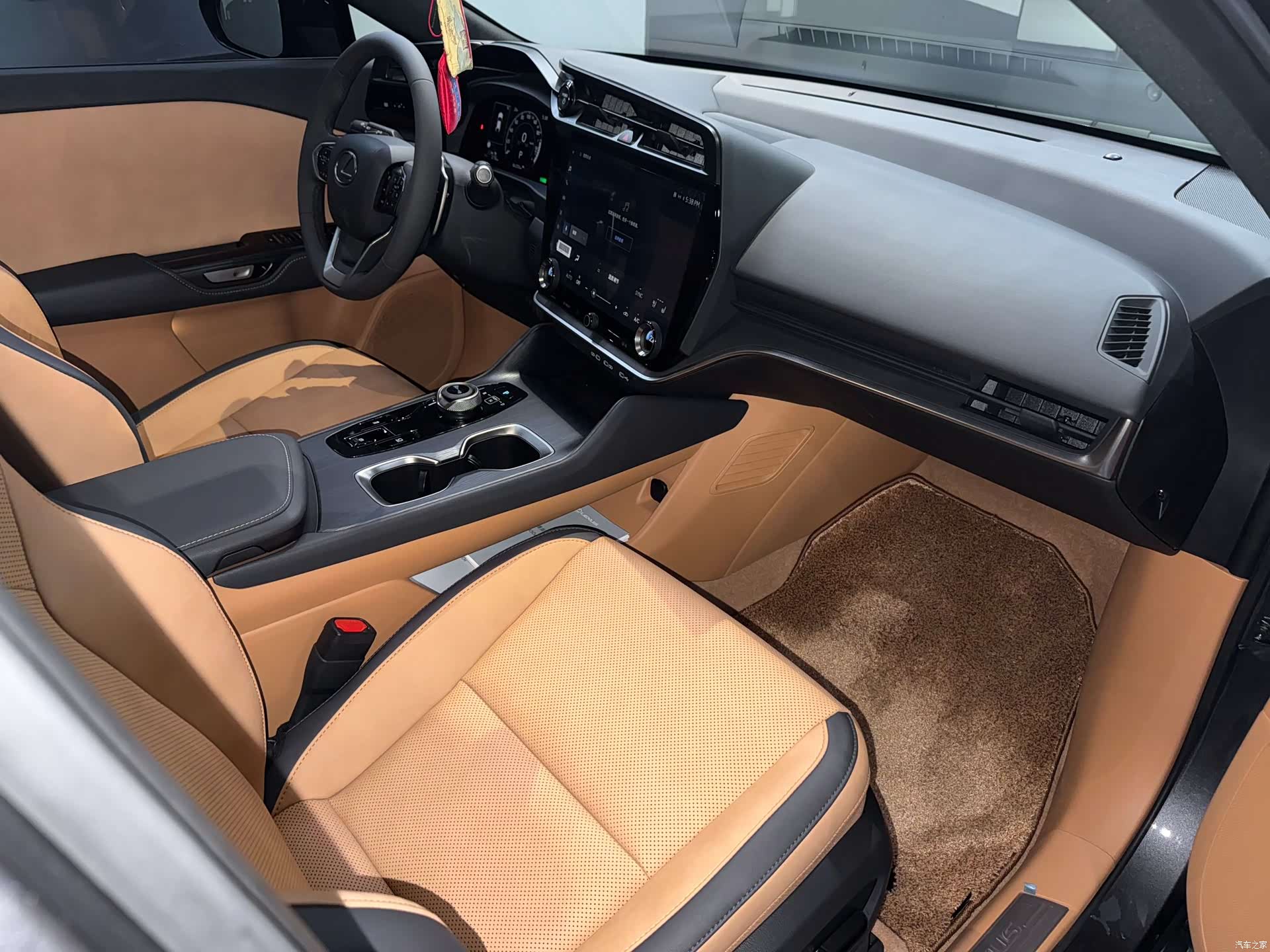Lexus RZ, 2023 11
