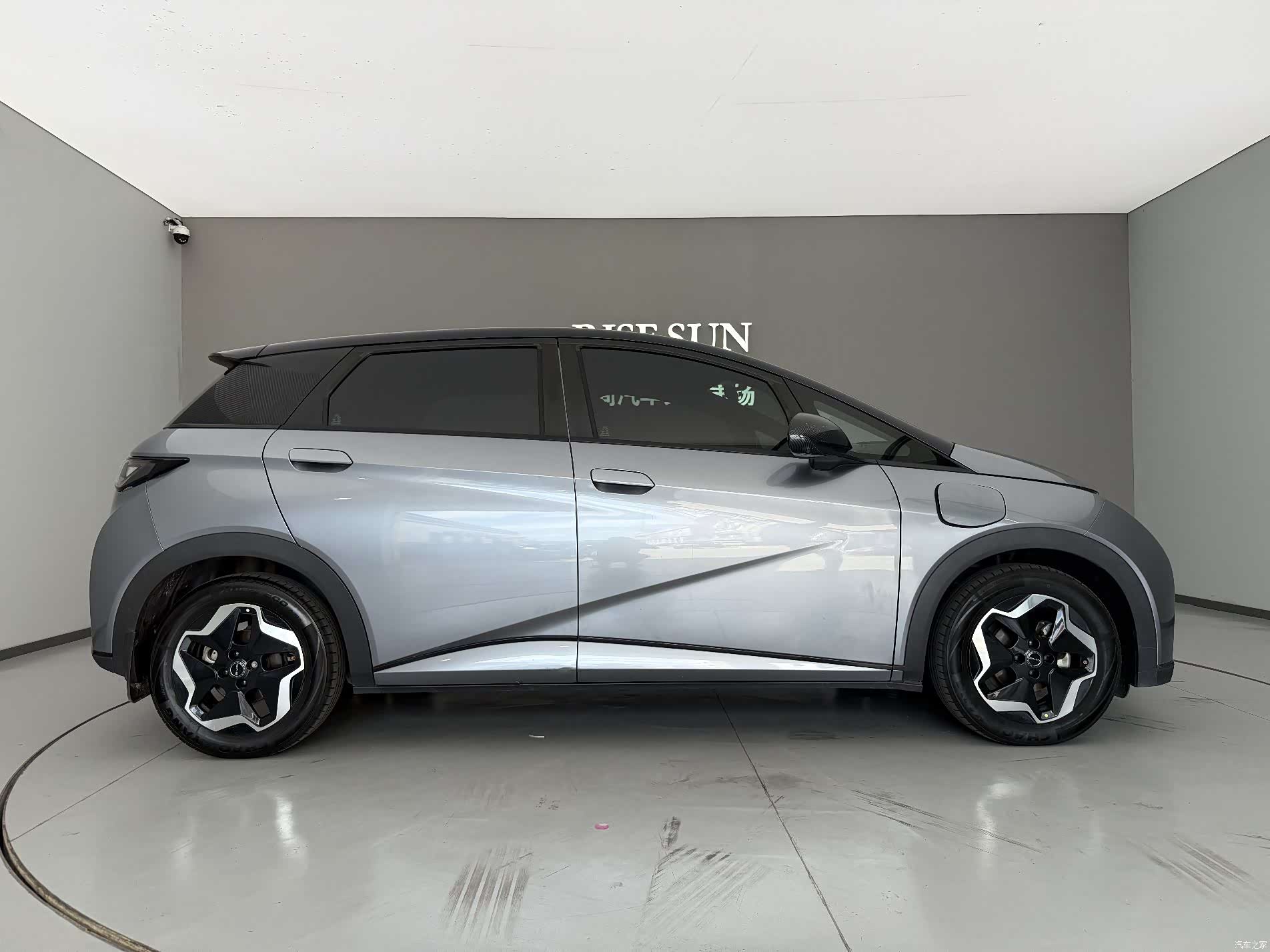 BYD Dolphin, 2022 4