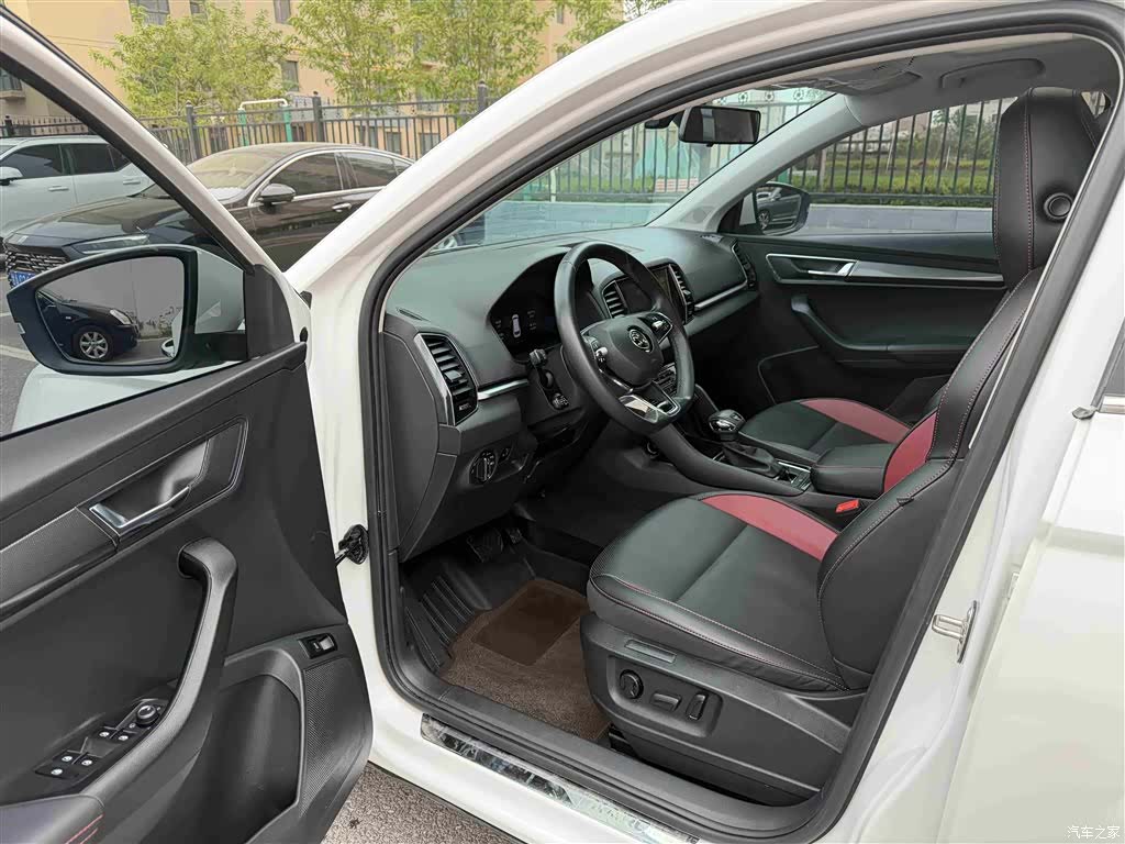 Skoda Karoq, 2022 все фото