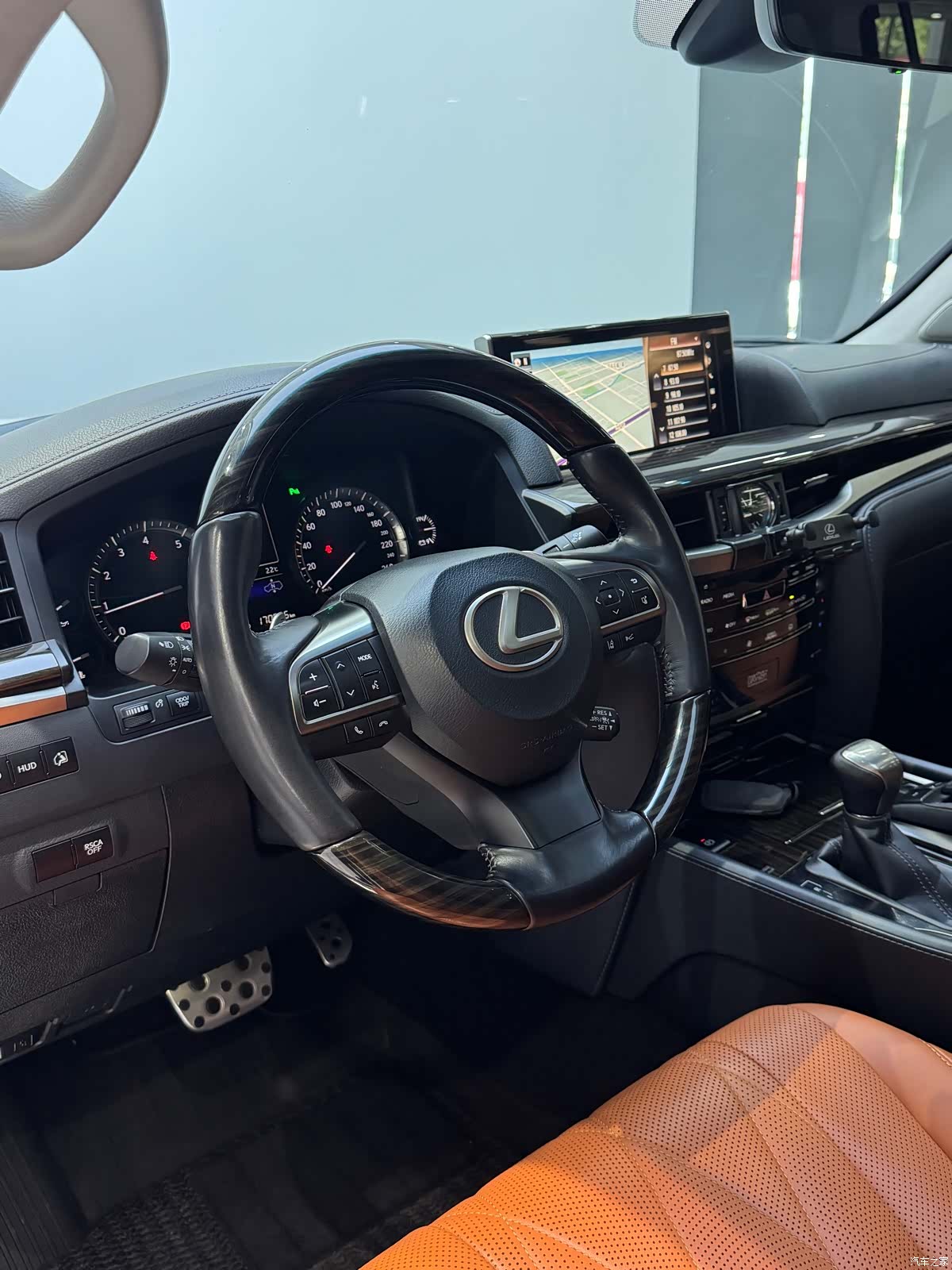Lexus LX, 2019 10