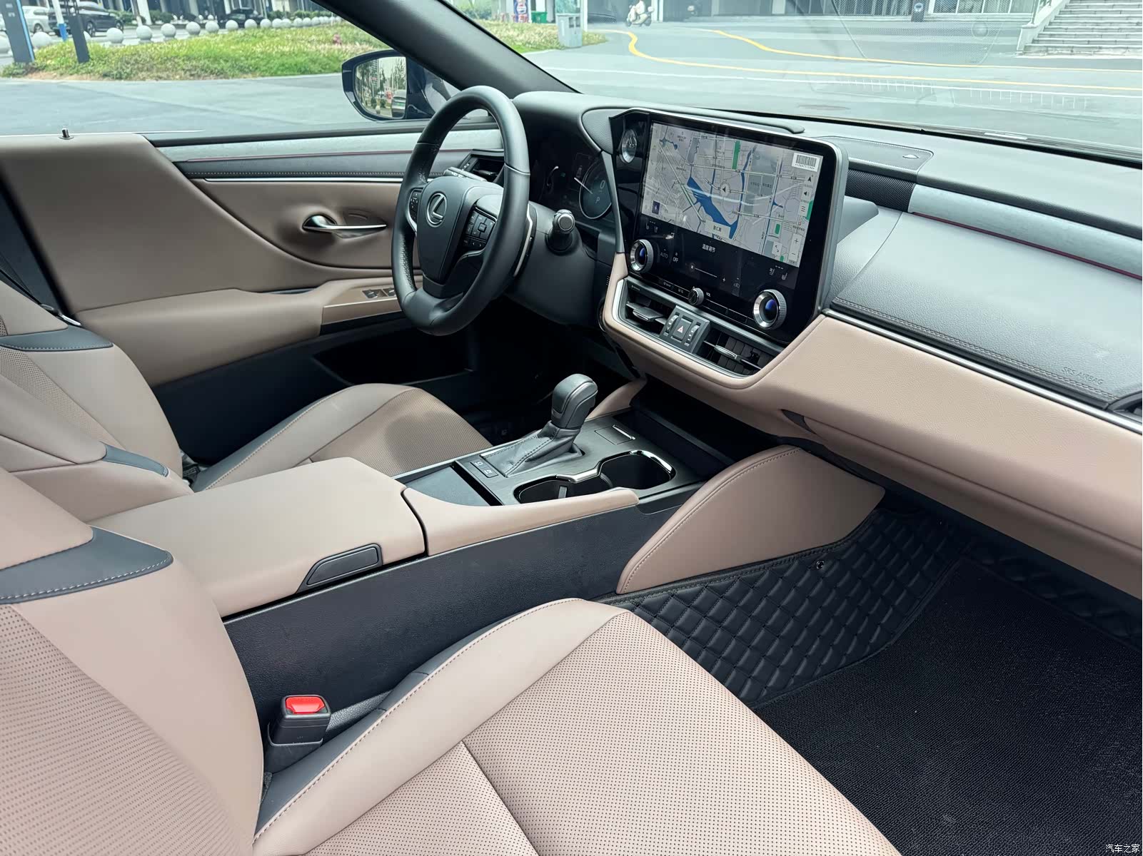 Lexus ES, 2026 11