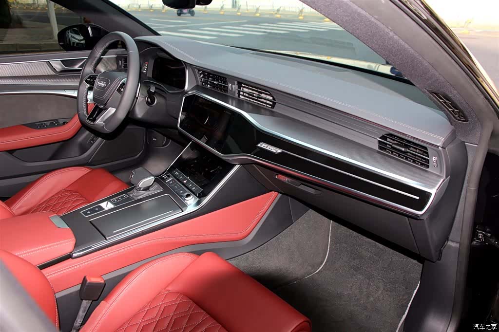 Audi A7L, 2024 13