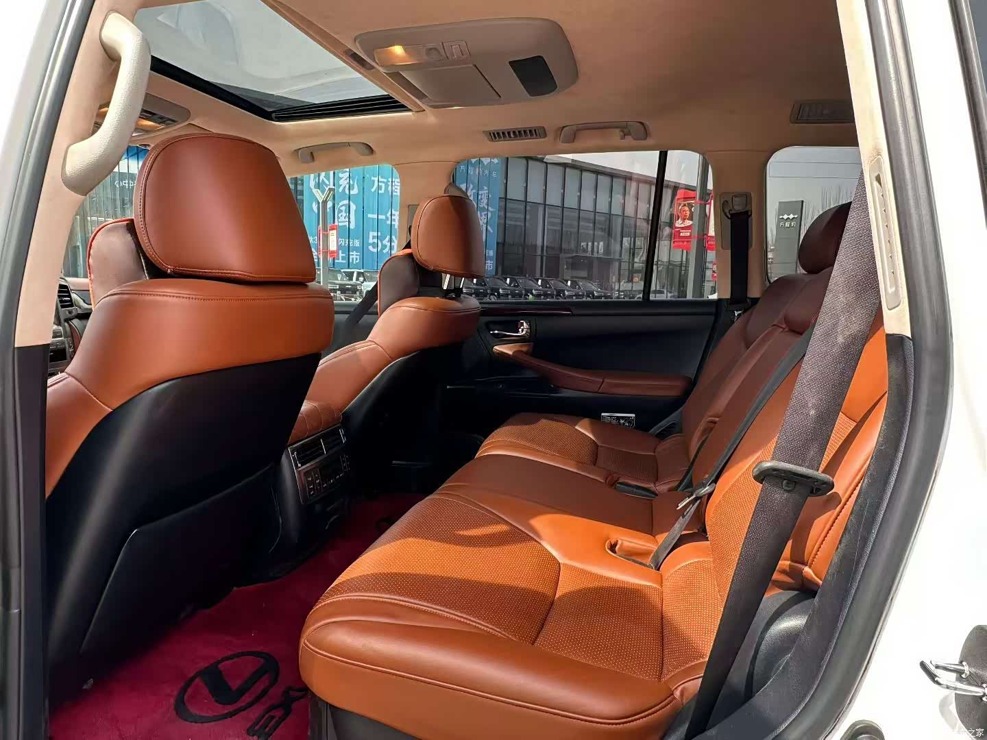 Lexus LX, 2011 6