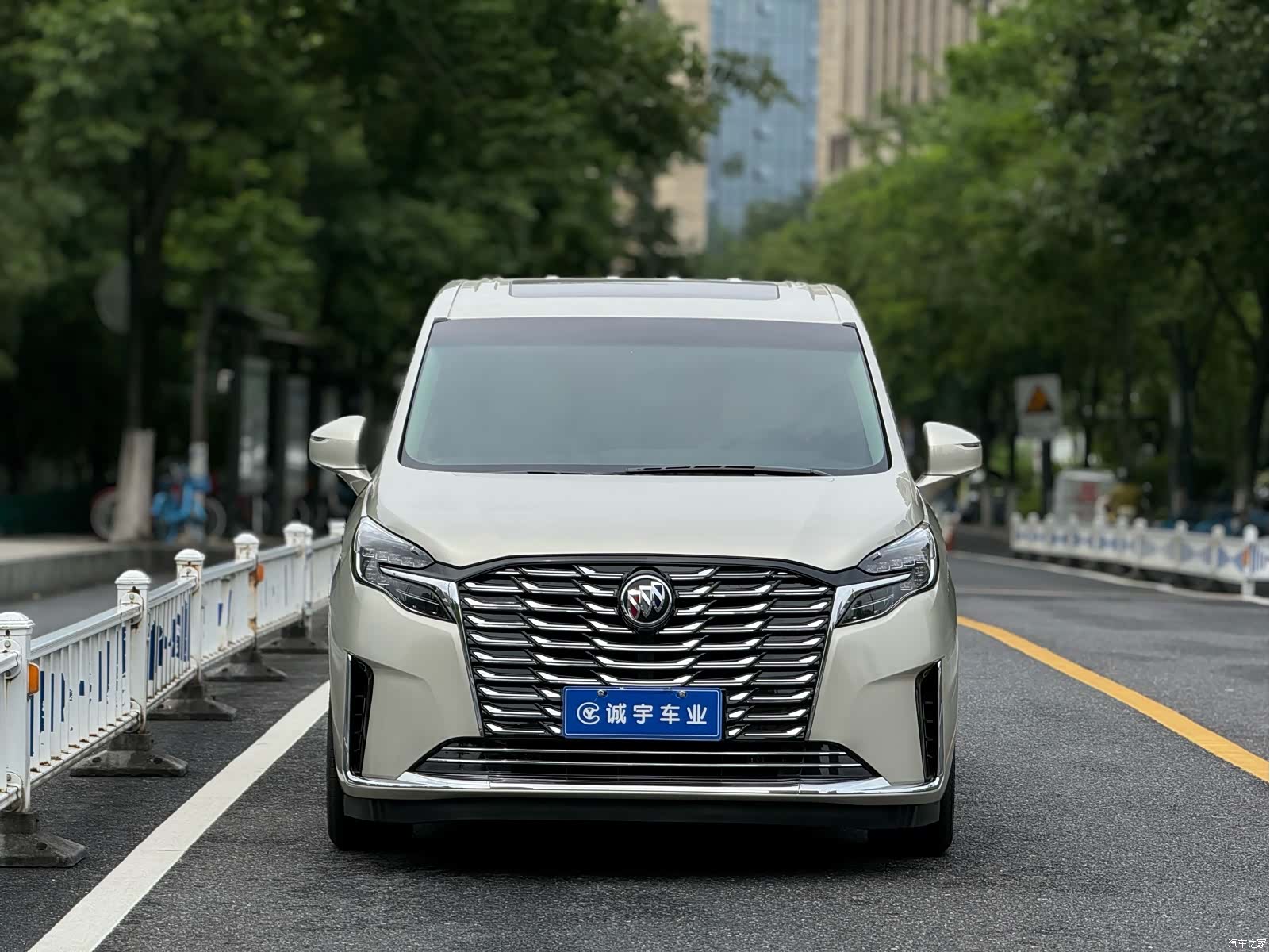 Buick GL8, 2022 2