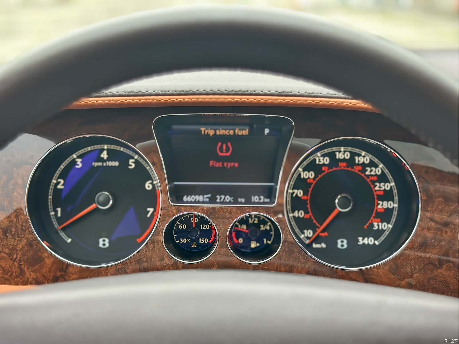 Bentley Flying Spur, 2012 23