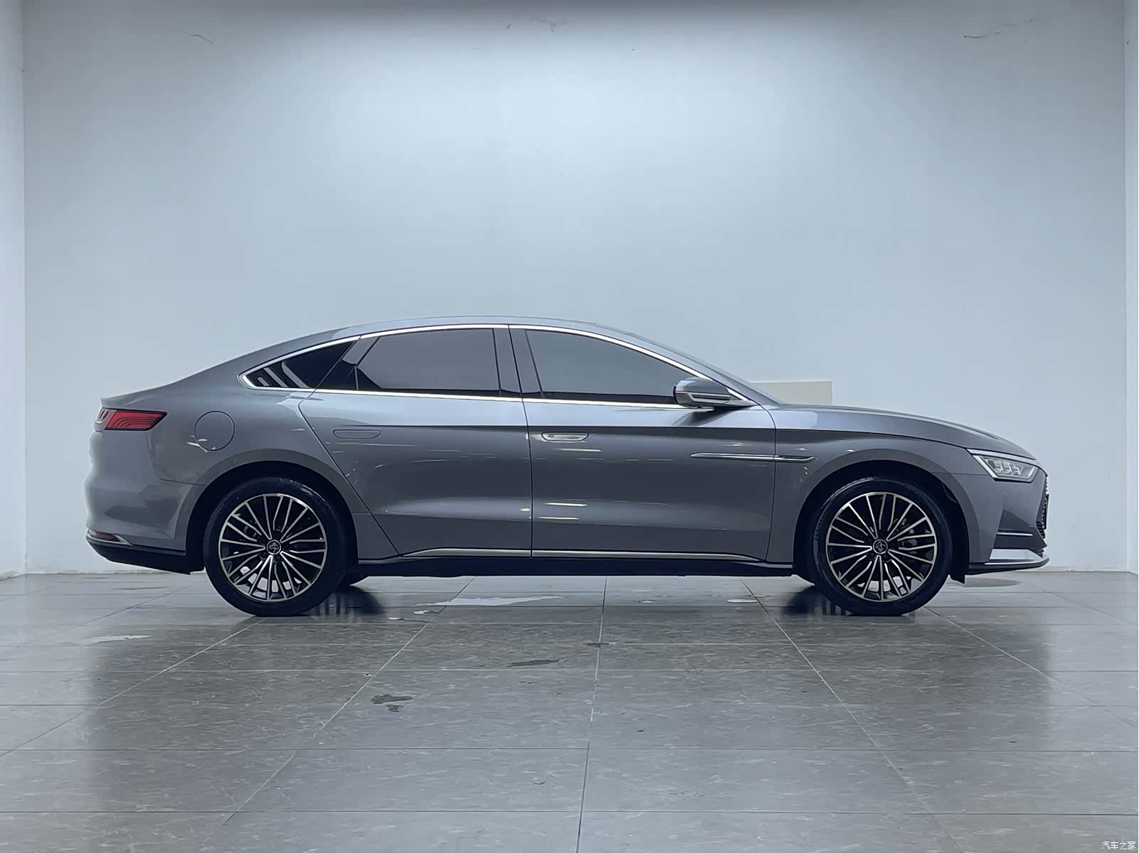 BYD Han, 2021 9