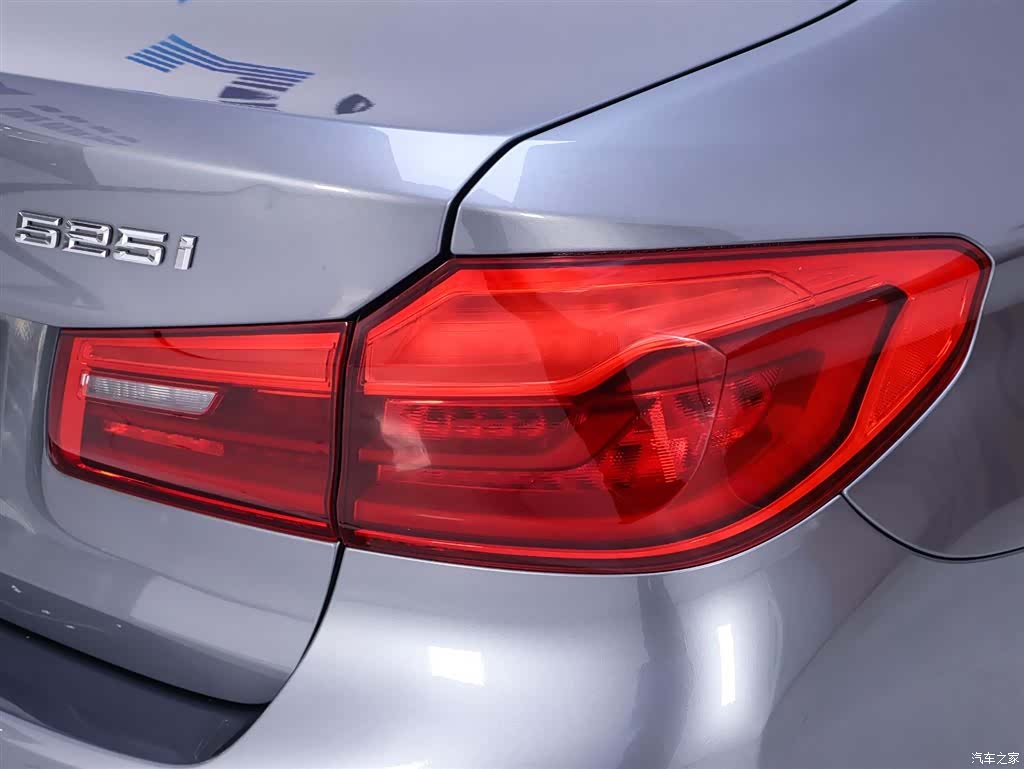 BMW 5 Series, 2018 9