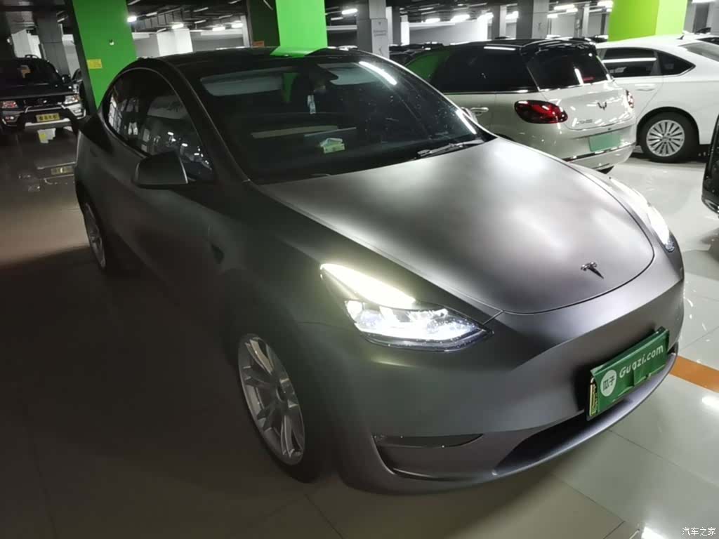 Tesla Model Y, 2023 4