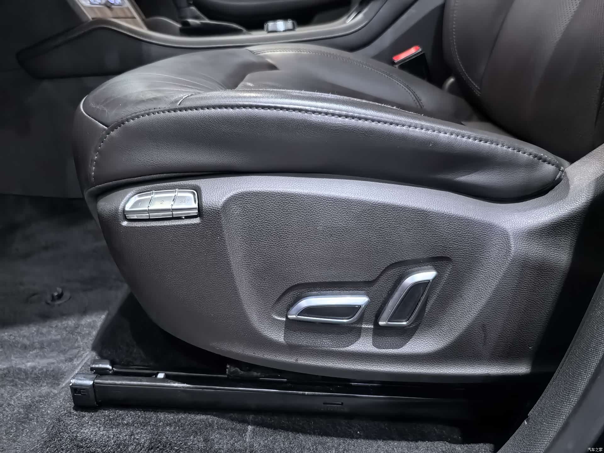 Roewe RX8, 2018 17