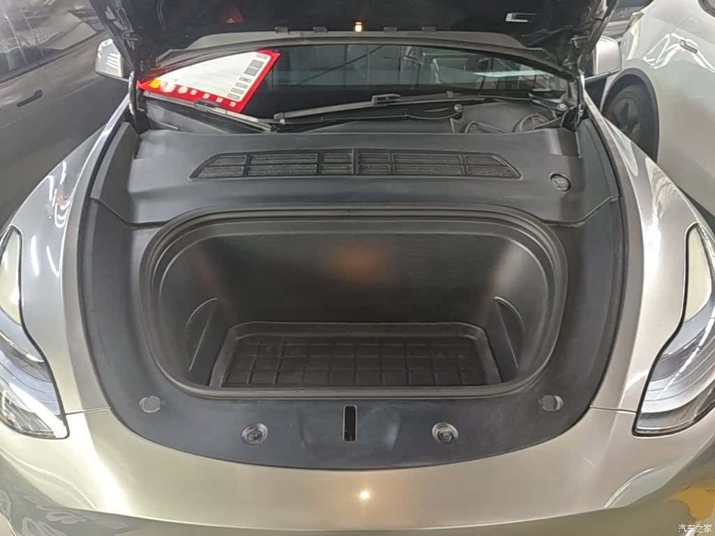 Tesla Model Y, 2022 20