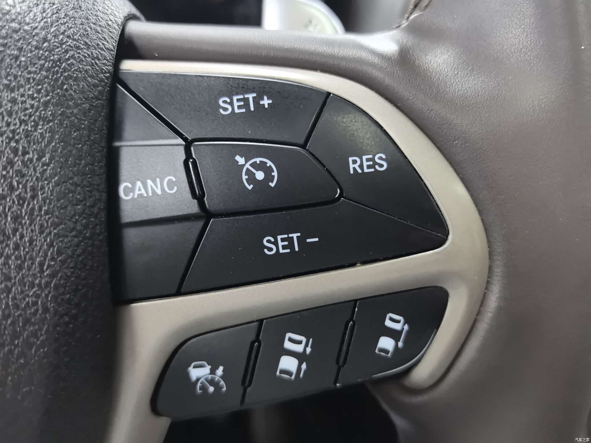 Jeep Grand Cherokee, 2015 11