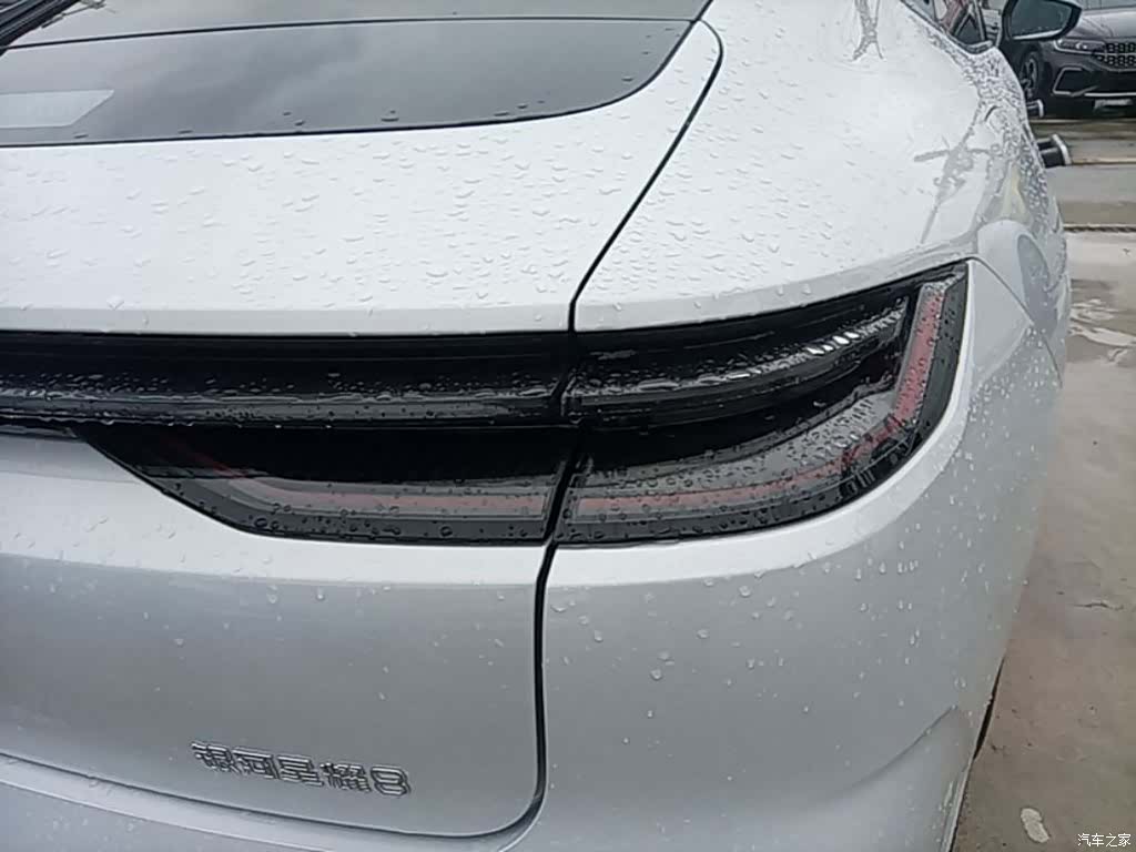 Geely 8, 2025 8