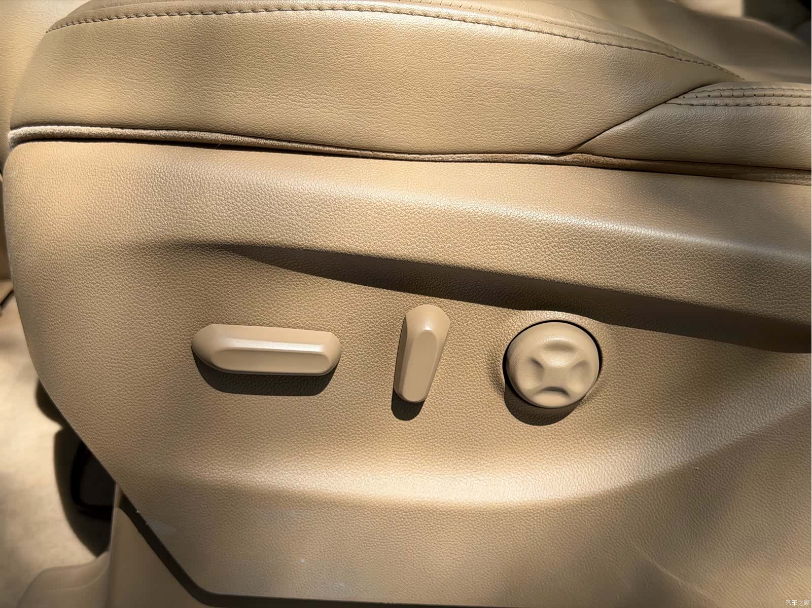 Buick GL8, 2017 6